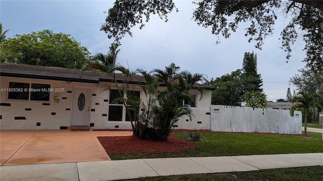 3601 N 72nd Ave, Hollywood, FL 33024 - view of front of house with crawl space