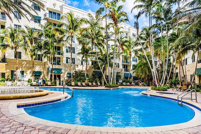 510 NW 84th Ave Unit 303, Plantation, FL 33324 - view of community pool