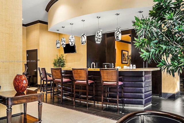510 NW 84th Ave Unit 303, Plantation, FL 33324 - indoor wet bar with a towering ceiling