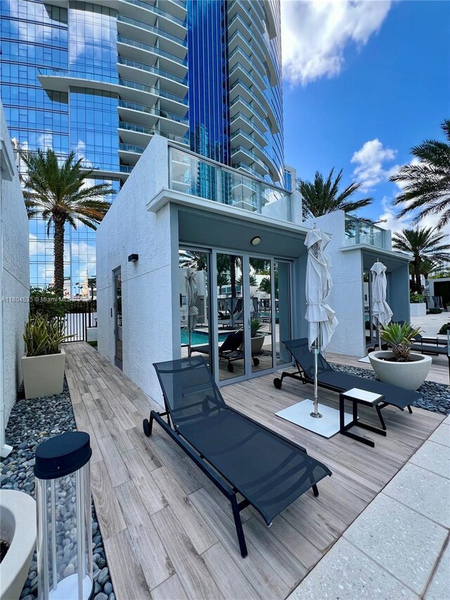 851 NE 1st Ave Unit Caba Pb23, Miami, FL 33132 - view of wooden terrace