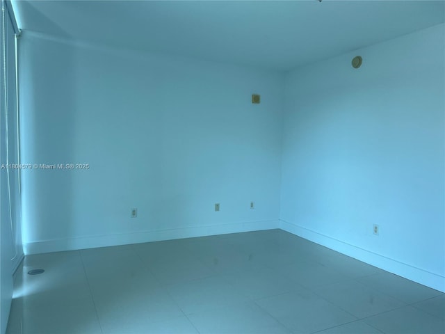 2950 NE 188th St Unit 444, Aventura, FL 33180 - empty room with baseboards