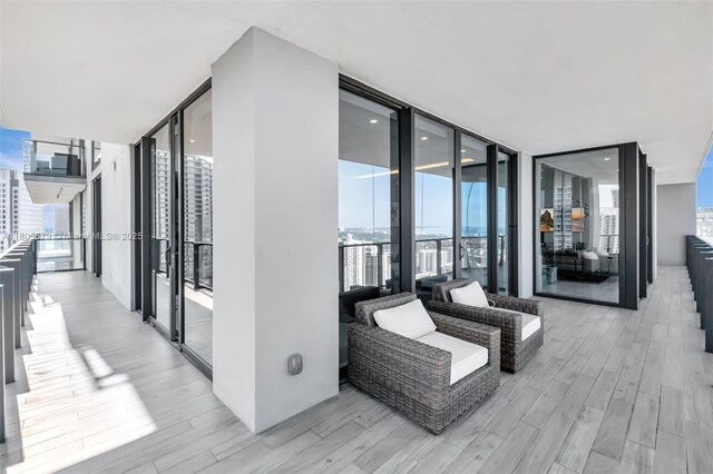 88 SW 7th St Unit 3212, Miami, FL 33130 - view of balcony