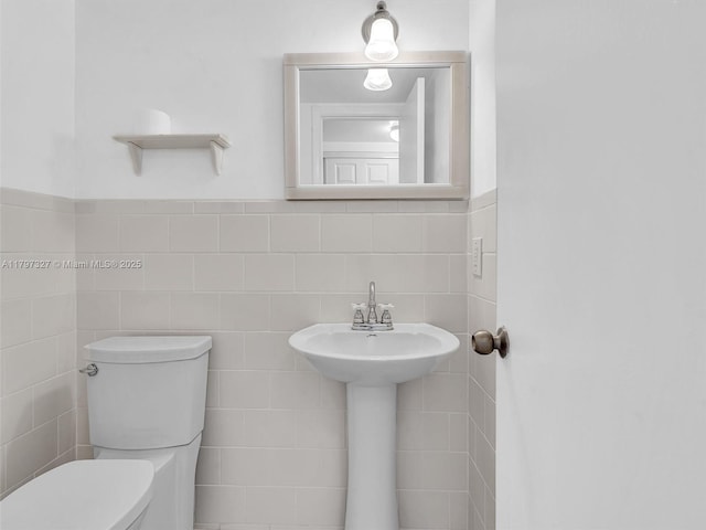 374 Tilford R Unit 374, Deerfield Beach, FL 33442 - bathroom with tile walls and toilet