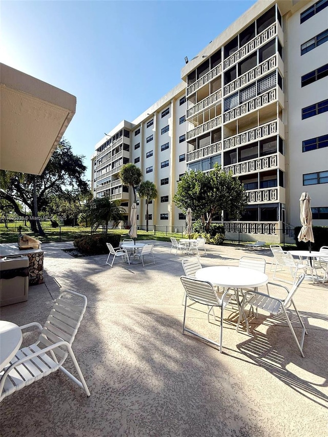 800 NE 195th St Unit 720, Miami, FL 33179 - view of home's community