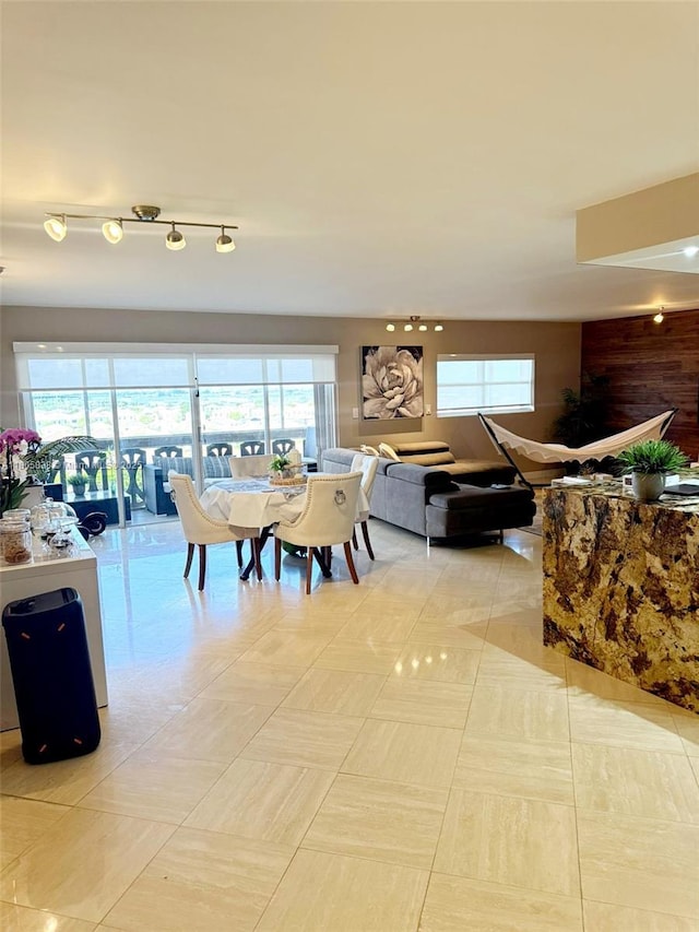 800 NE 195th St Unit 720, Miami, FL 33179 - view of dining room