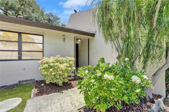 1561 NW 98th Ter, Pembroke Pines, FL 33024 - doorway to property featuring stucco siding