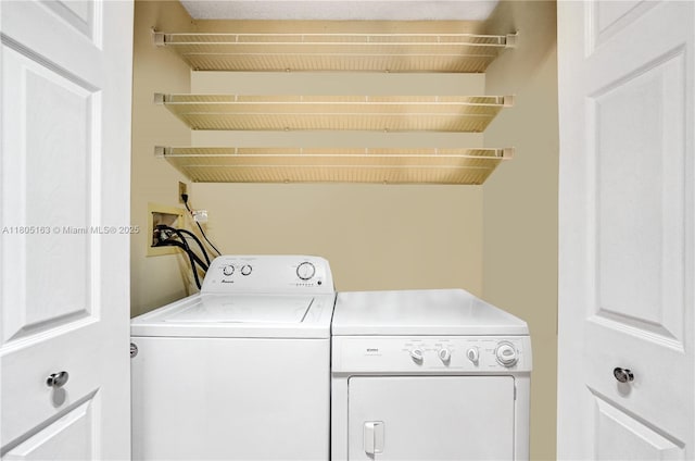 1561 NW 98th Ter, Pembroke Pines, FL 33024 - laundry room with washer and clothes dryer