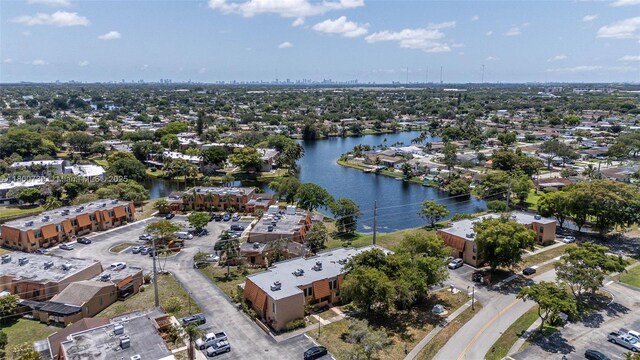 1541 NW 92nd Ave Unit 186, Pembroke Pines, FL 33024 - aerial view of a nearby body of water