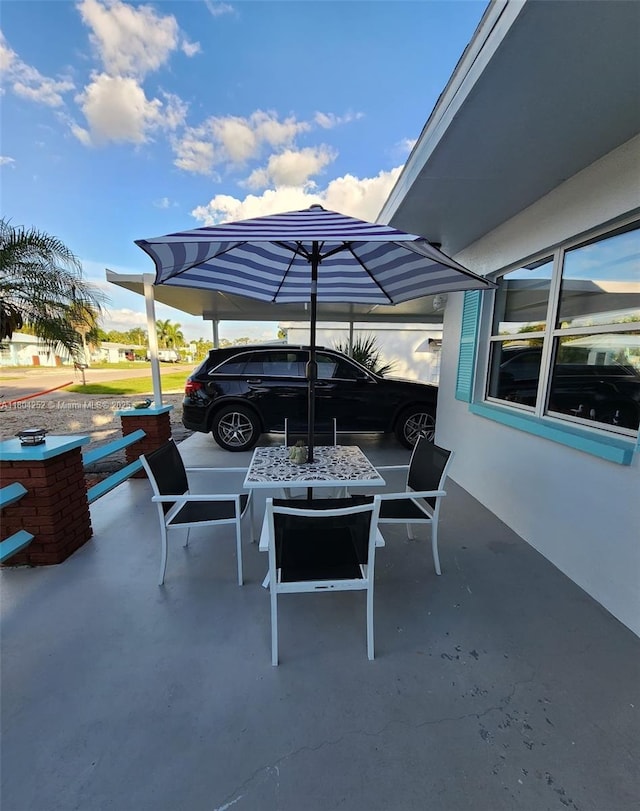 812 Lake Mcgregor Dr, Fort Myers, FL 33919 - view of patio