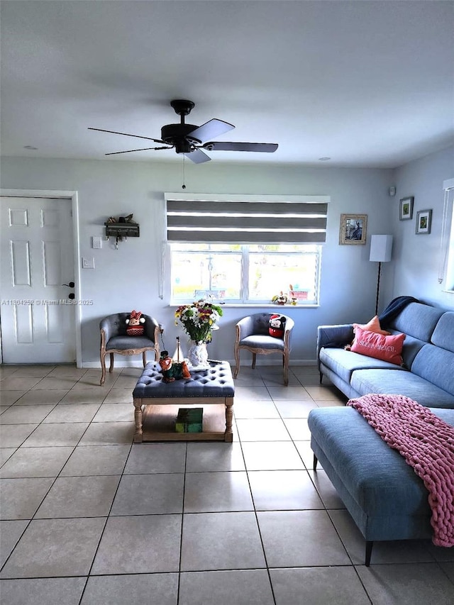 812 Lake Mcgregor Dr, Fort Myers, FL 33919 - tiled living room with ceiling fan