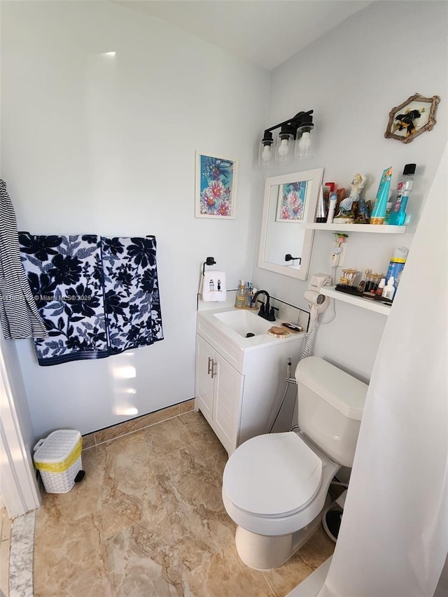 812 Lake Mcgregor Dr, Fort Myers, FL 33919 - bathroom with toilet and vanity