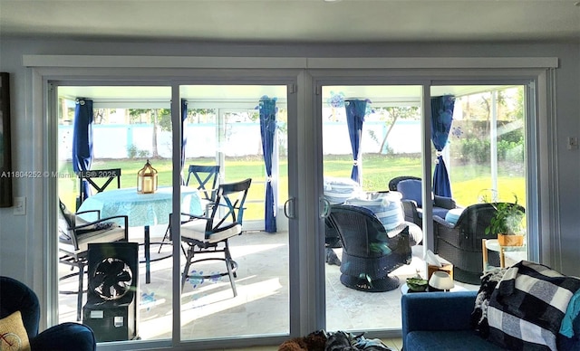812 Lake Mcgregor Dr, Fort Myers, FL 33919 - entryway featuring plenty of natural light