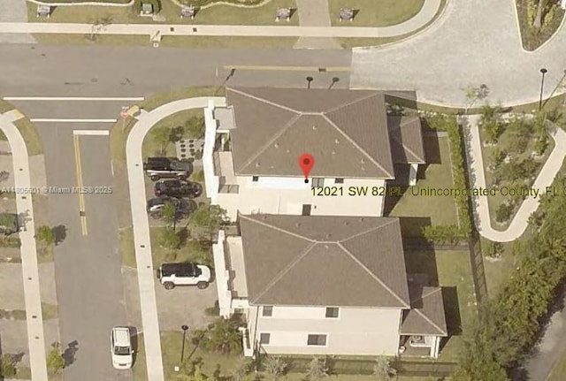 aerial view of property and surrounding area