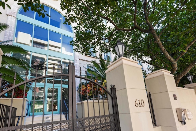 610 Valencia Ave Unit 503, Coral Gables, FL 33134 - view of gate