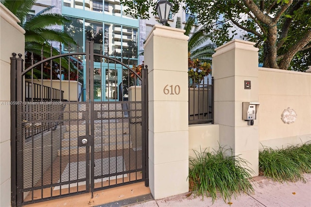 610 Valencia Ave Unit 503, Coral Gables, FL 33134 - gate featuring fence