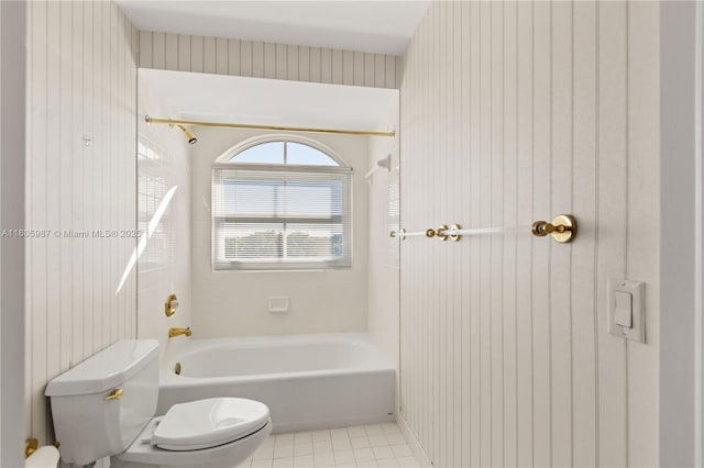 610 Valencia Ave Unit 503, Coral Gables, FL 33134 - full bathroom featuring toilet, washtub / shower combination, and tile patterned floors