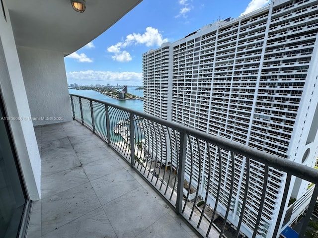 1750 N Bayshore Dr Unit 2906, Miami, FL 33132 - balcony featuring a water view