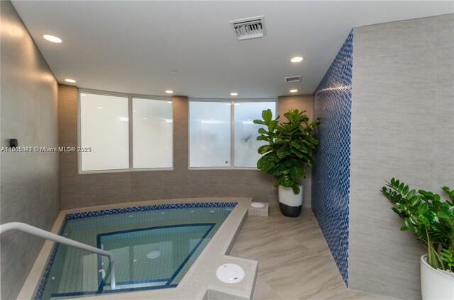 20281 E Country Club Dr Unit 1008, Aventura, FL 33180 - view of swimming pool
