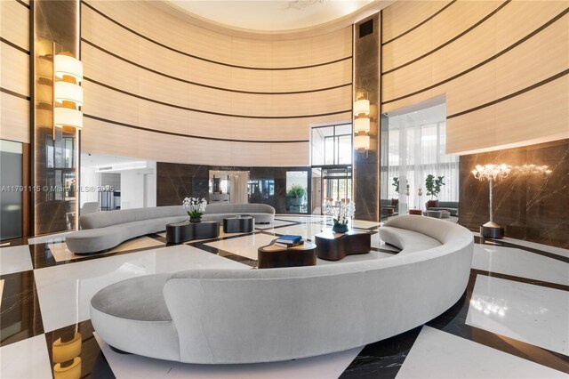 300 S Pointe Dr Unit 1505, Miami Beach, FL 33139 - community lobby with a towering ceiling