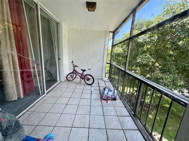 3660 Inverrary Dr Unit 2W, Lauderhill, FL 33319 - view of unfurnished sunroom