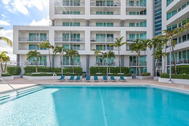 350 NE 24th St Unit 714, Miami, FL 33137 - view of community pool