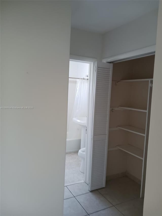 2700 NE 135th St Unit 30, North Miami, FL 33181 - view of closet