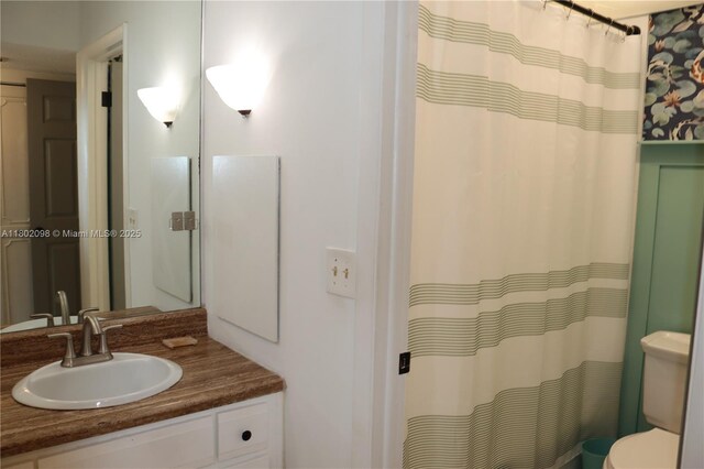 3730 Inverrary Dr Unit 2Y, Lauderhill, FL 33319 - full bathroom with vanity and a shower with shower curtain