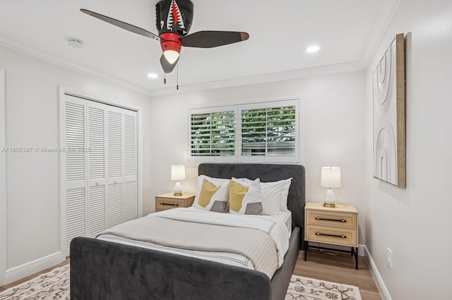 7935 SW 155th St, Palmetto Bay, FL 33157 - bedroom with light wood-style floors, a closet, crown molding, baseboards, and recessed lighting