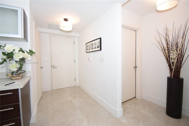 1900 N Bayshore Dr Unit 2804, Miami, FL 33132 - entrance foyer featuring baseboards