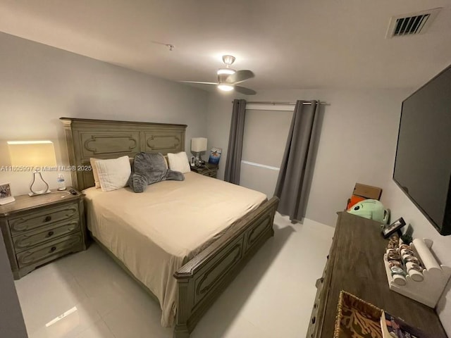 bedroom with ceiling fan