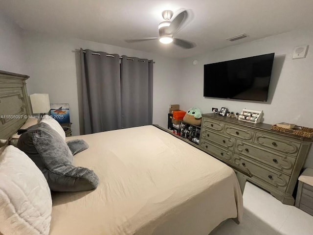 bedroom with a ceiling fan