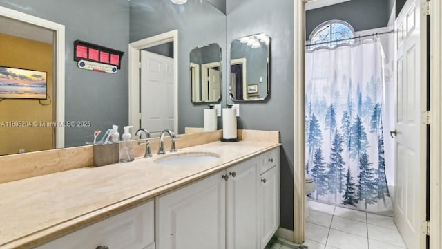 5764 NW 125th Ter, Coral Springs, FL 33076 - full bath featuring tile patterned flooring, toilet, vanity, and a shower with curtain