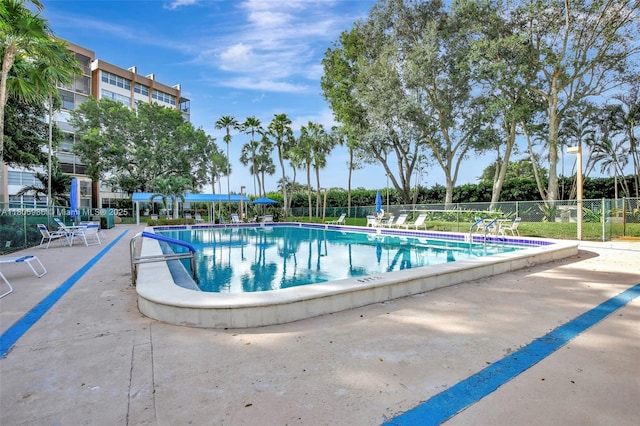 900 Saint Charles Pl Unit 616, Pembroke Pines, FL 33026 - community pool with a patio