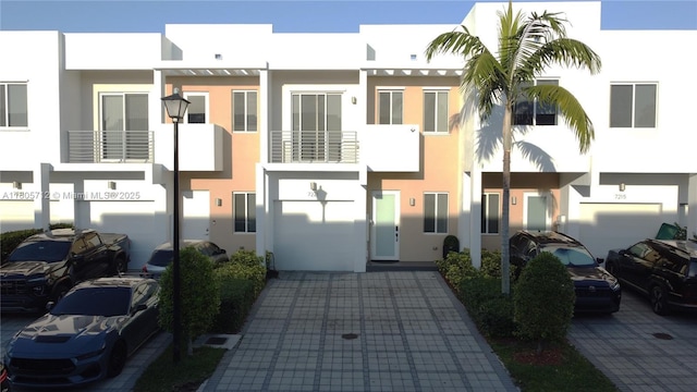 view of front of house with stucco siding