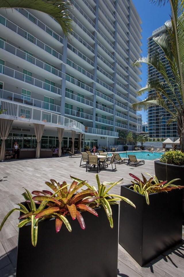 1250 S Miami Ave Unit 3106, Miami, FL 33130 - community pool with a patio