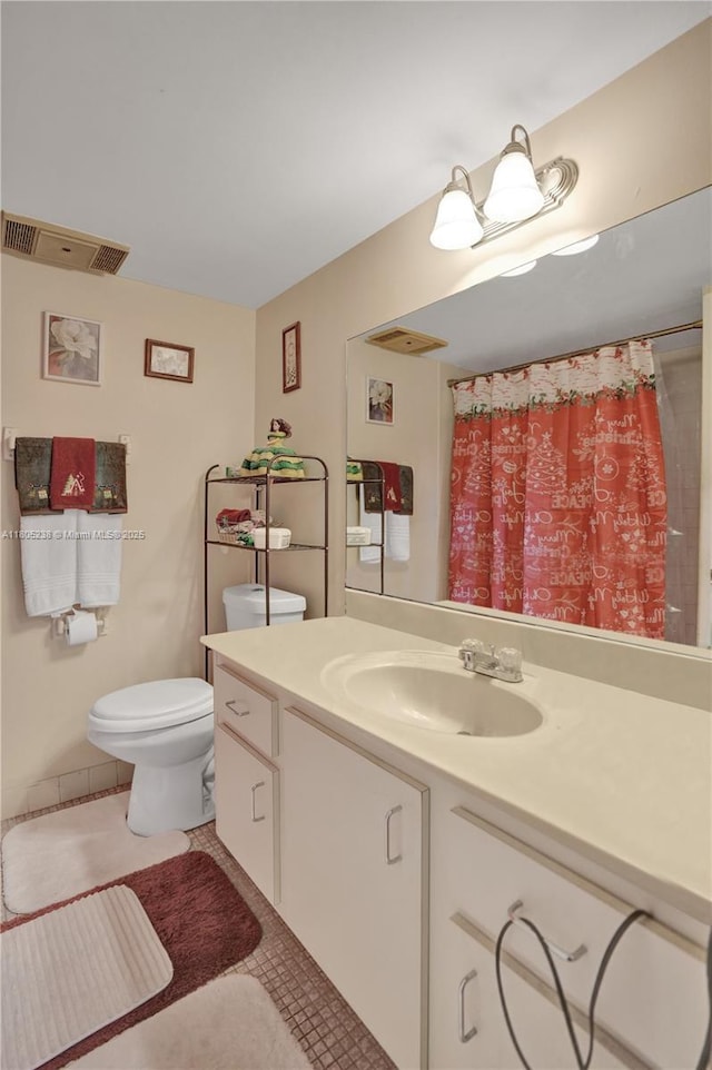 4222 Inverrary Blvd Unit 4213, Lauderhill, FL 33319 - full bathroom featuring toilet, vanity, tile patterned floors, and curtained shower