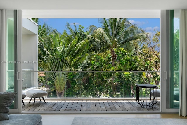 4700 N Meridian Ave, Miami Beach, FL 33140 - view of deck