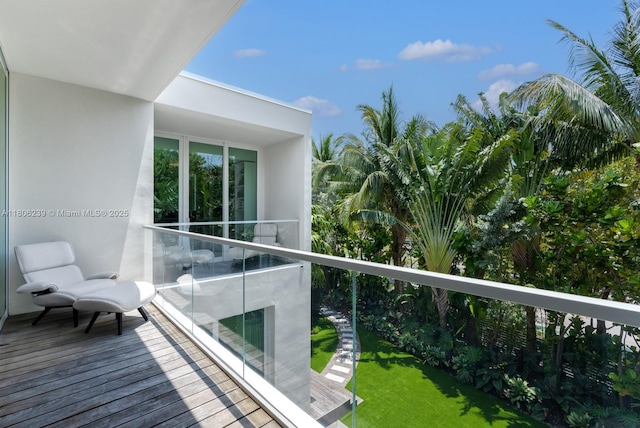 4700 N Meridian Ave, Miami Beach, FL 33140 - view of balcony