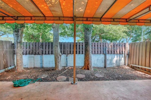 6703 Kingsmoor Way, Miami Lakes, FL 33014 - fenced backyard with a patio