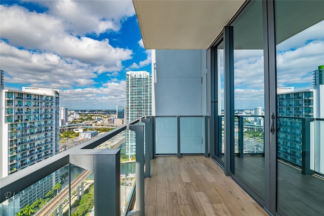 88 SW 7th St Unit 2504, Miami, FL 33130 - balcony featuring a city view