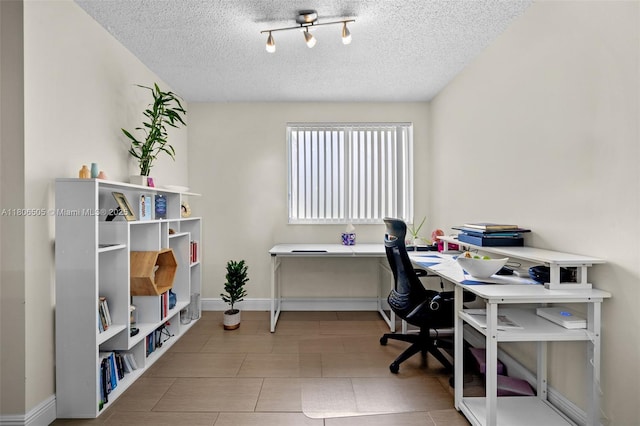 2640 S University Dr Unit 118, Davie, FL 33328 - office space featuring a textured ceiling and baseboards