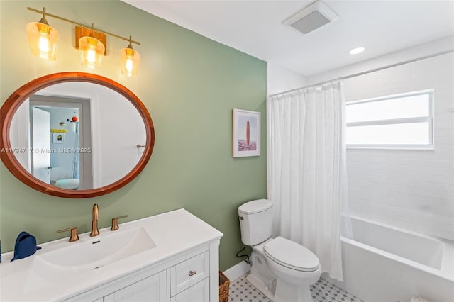 8885 SW 182nd Ter, Palmetto Bay, FL 33157 - bathroom featuring toilet, vanity, shower / bath combo, and baseboards