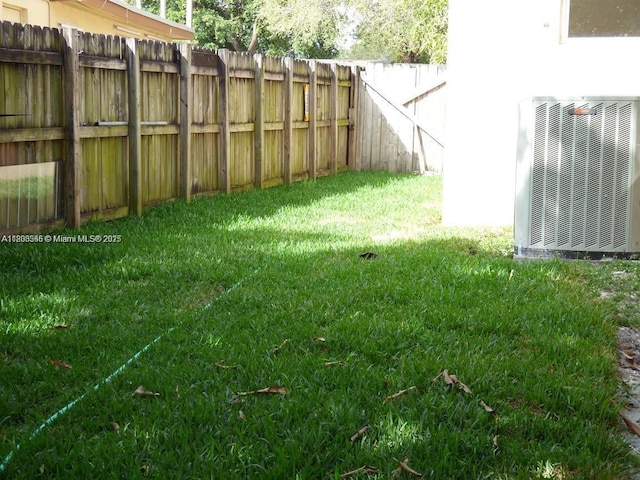 2507 N 66th Ave, Hollywood, FL 33024 - view of yard with central AC unit