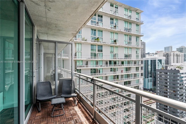 690 SW 1st Ct Unit 2717, Miami, FL 33130 - balcony with a city view
