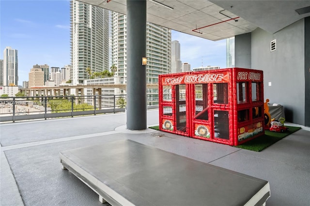 690 SW 1st Ct Unit 2717, Miami, FL 33130 - surrounding community featuring a view of skyline