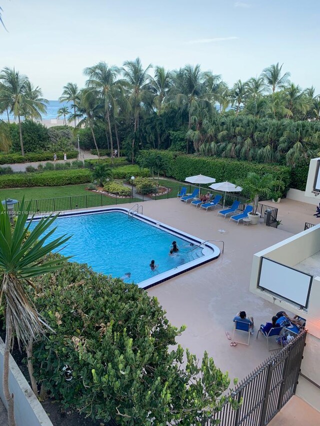 1621 Collins Ave Unit 505, Miami Beach, FL 33139 - community pool with a patio