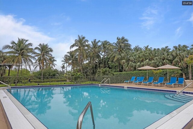 1621 Collins Ave Unit 505, Miami Beach, FL 33139 - view of community pool