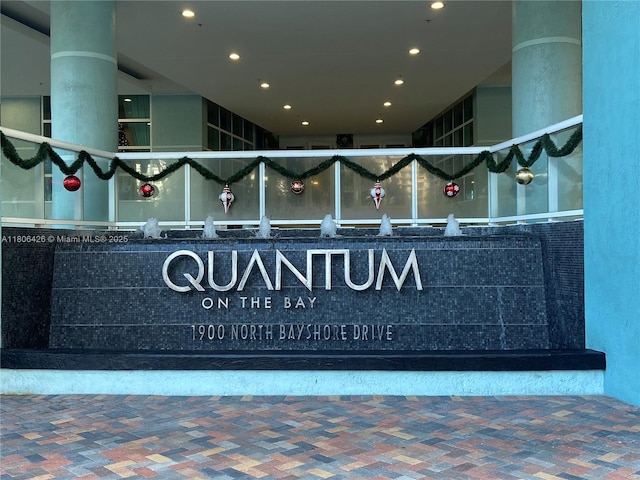 1900 N Bayshore Dr Unit 4708, Miami, FL 33132 - welcome area featuring recessed lighting