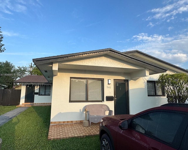 940 SW 78th Pl, Miami, FL 33144 - view of front facade with stucco siding