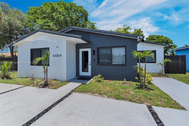 4029 SW 22nd St, West Park, FL 33023 - bungalow-style house with stucco siding